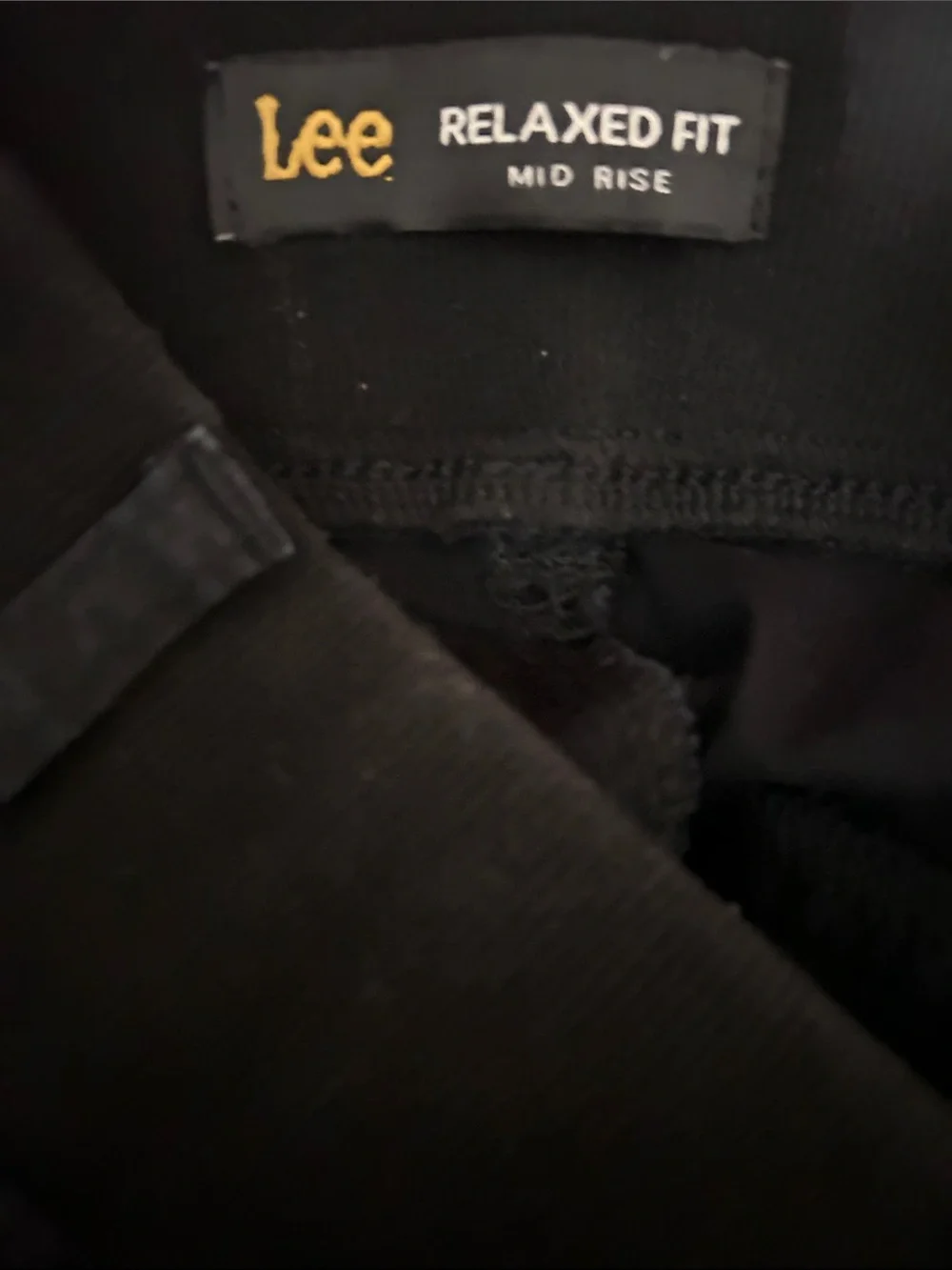 Lee’s relaxed fit Black Cargo Pants - Classic Utility Style (inseam 19’)